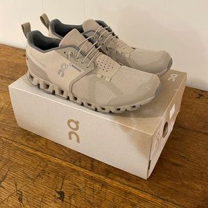 Taupe you On Cloud running shoe